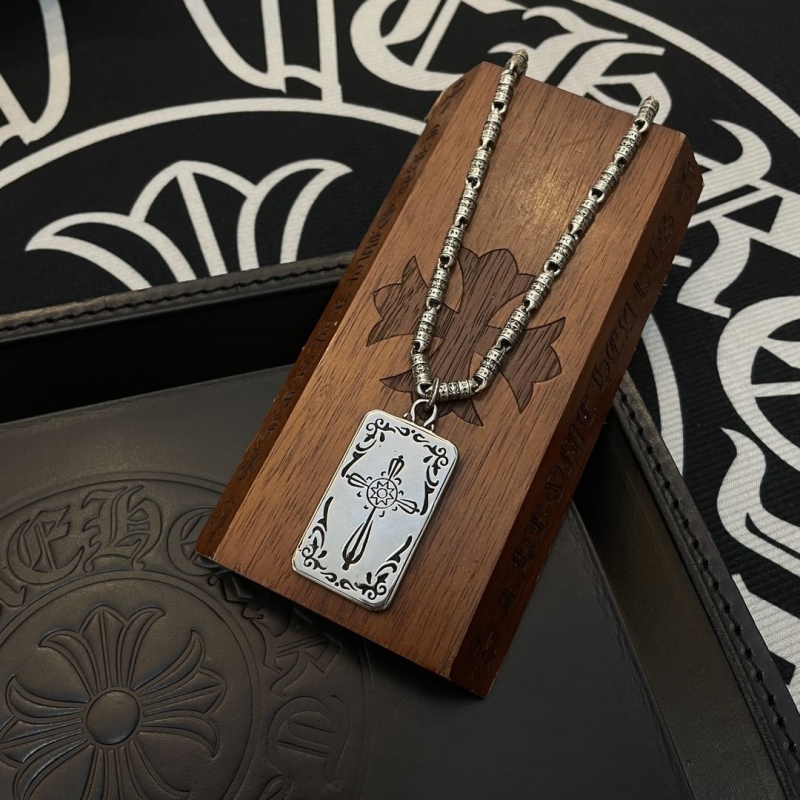 Ch*0me He**ts necklaces